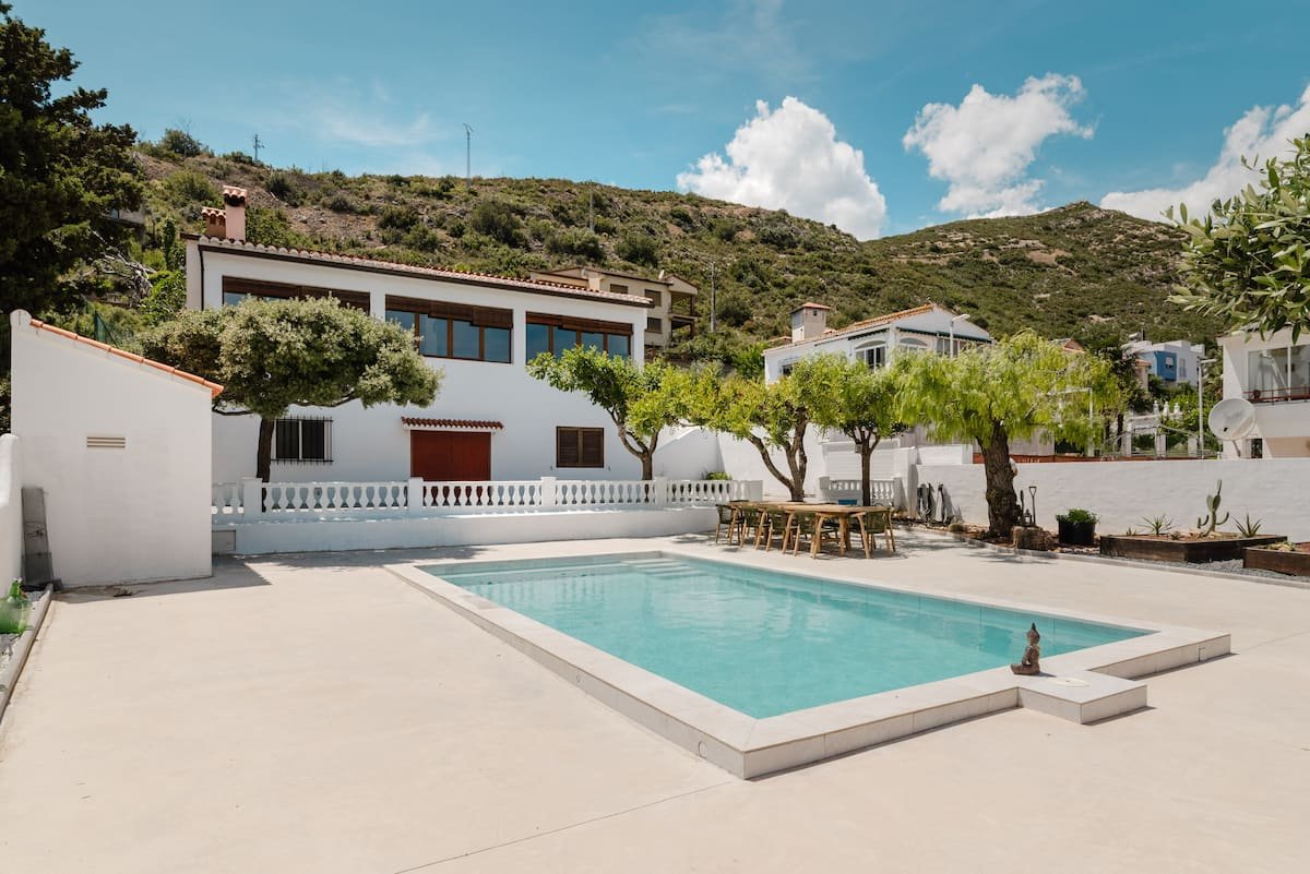 Villa con piscina, barbacoa y vistas a la montaña en Gandía